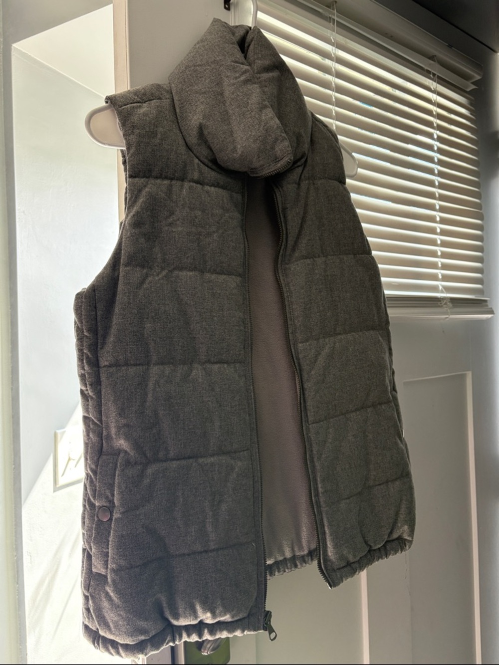 Old Navy Light Heather Gray Quilted Vest